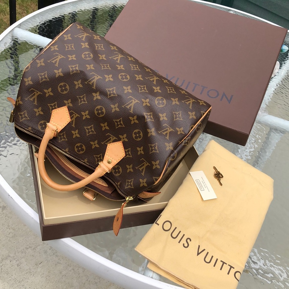 Authentic Louis Vuitton 30 - Picture 2 of 8